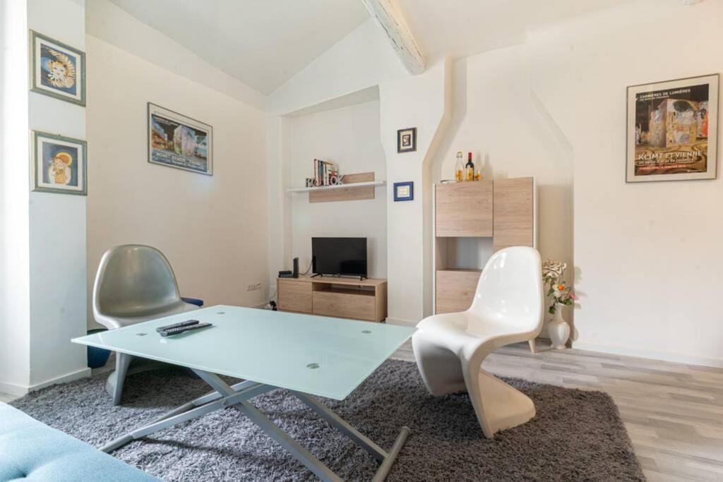 Le Charme du médiéval dans un appartement cosy Hyères Exterior foto