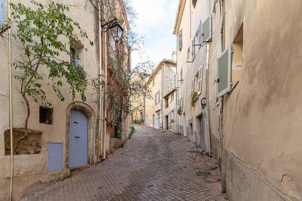 Le Charme du médiéval dans un appartement cosy Hyères Exterior foto